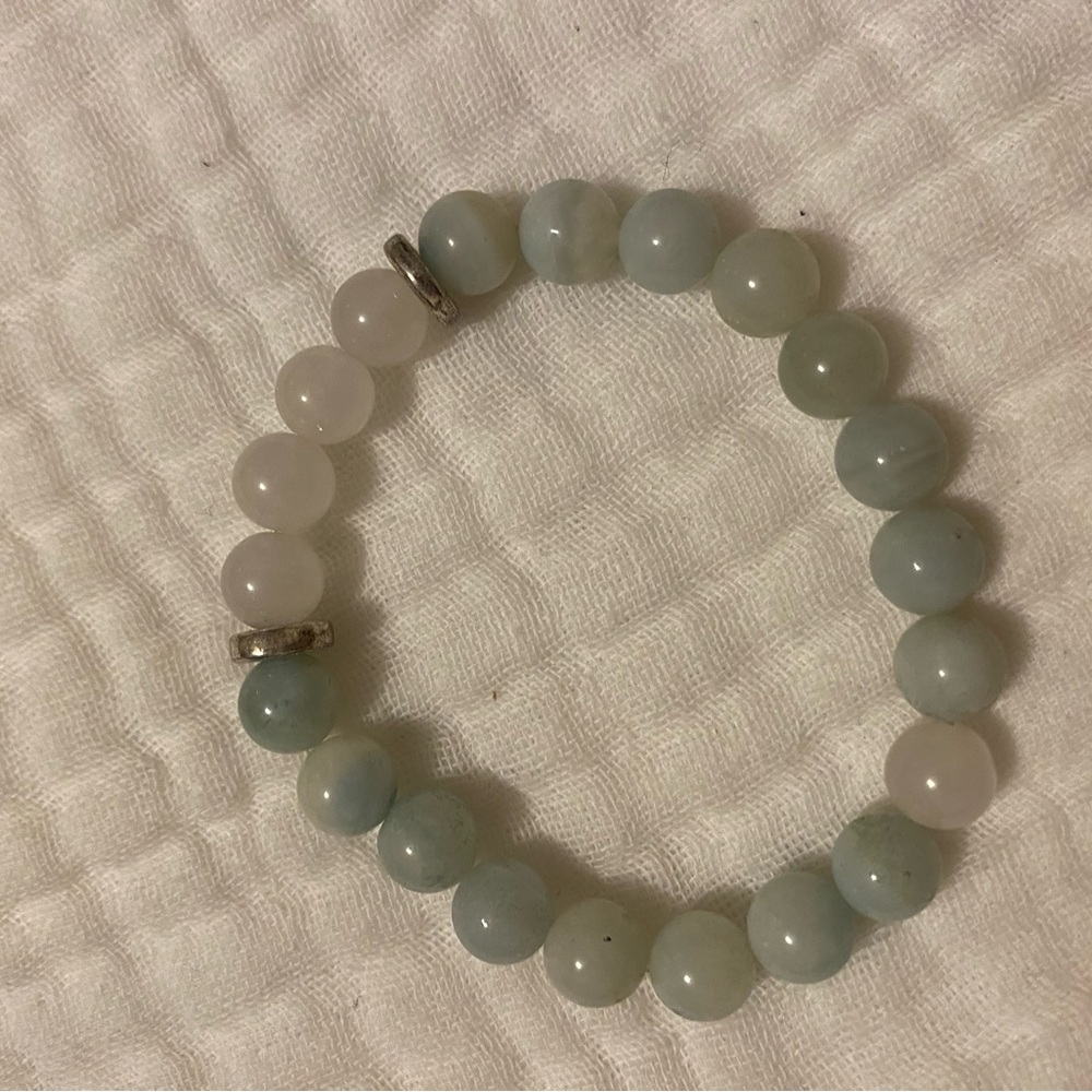Elegant Beaded Bracelet in Soft Green and Silver